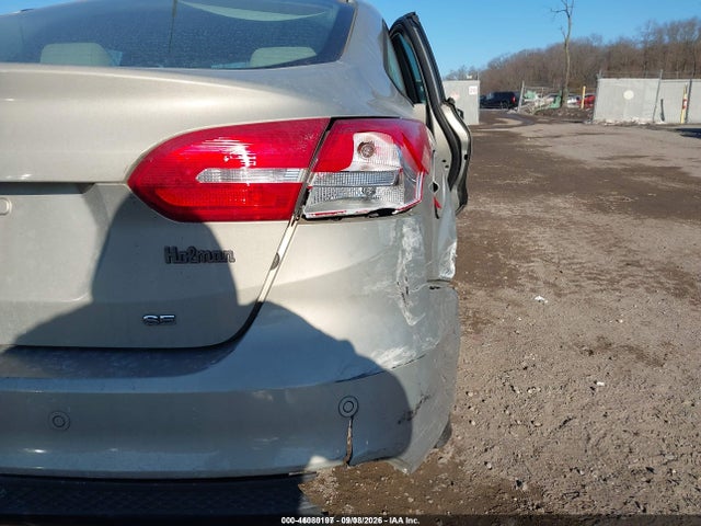 46080197 :رقم المزاد ، 1FADP3F25FL338286 vin ، 2015 Ford Focus Se مزاد بيع