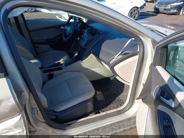 46080197 :رقم المزاد ، 1FADP3F25FL338286 vin ، 2015 Ford Focus Se مزاد بيع
