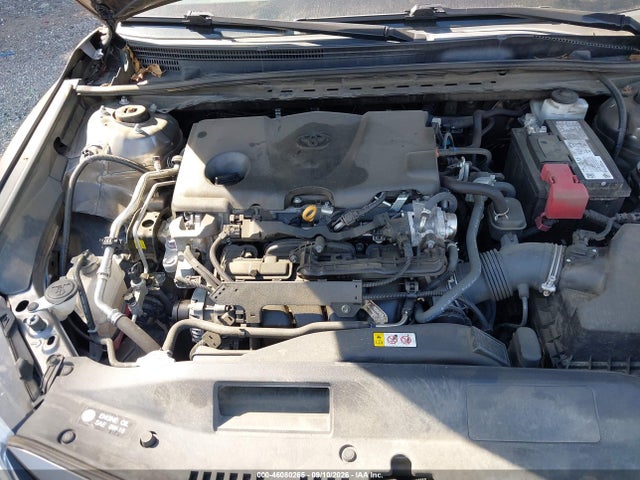 46080265 :رقم المزاد ، 4T1C11AK4MU586759 vin ، 2021 Toyota Camry Le مزاد بيع