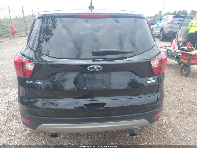 46080278 :رقم المزاد ، 1FMCU0GD5KUB22306 vin ، 2019 Ford Escape Se مزاد بيع