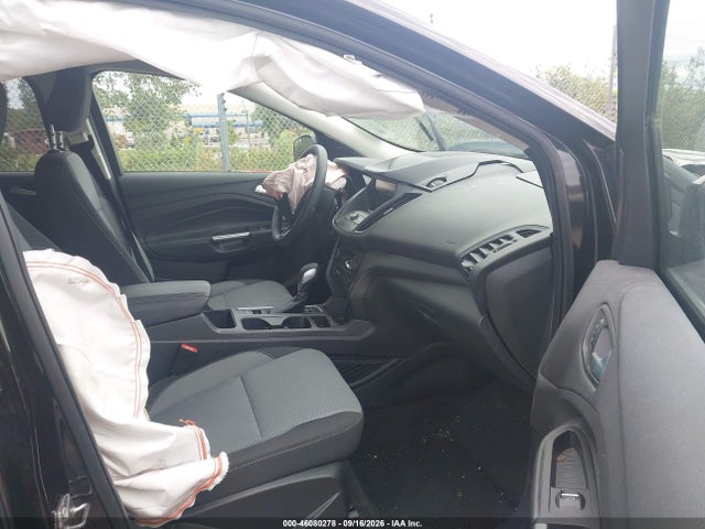 46080278 :رقم المزاد ، 1FMCU0GD5KUB22306 vin ، 2019 Ford Escape Se مزاد بيع