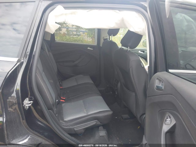 46080278 :رقم المزاد ، 1FMCU0GD5KUB22306 vin ، 2019 Ford Escape Se مزاد بيع