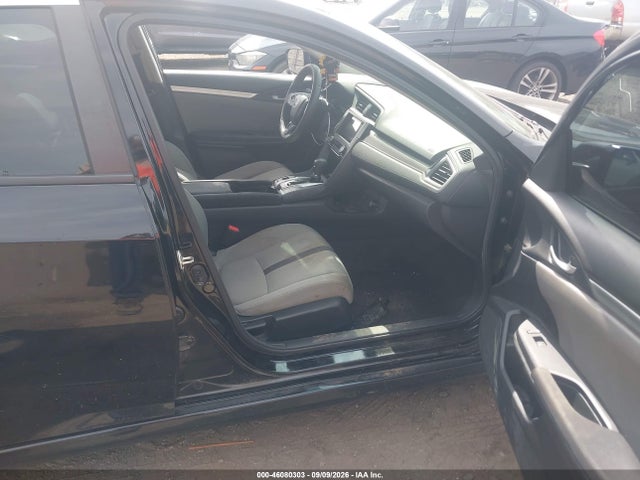 46080303 :رقم المزاد ، 2HGFC2F64KH599395 vin ، 2019 Honda Civic Lx مزاد بيع