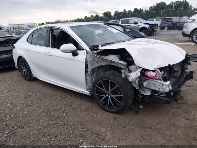 Продаж на аукціоні авто 2022 Toyota Camry Se Hybrid, vin: 4T1S31AK4NU585263, номер лоту: 46080365