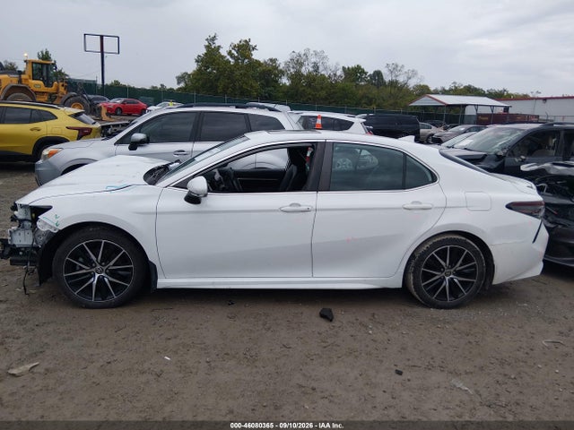 Auction sale of the 2022 Toyota Camry Se Hybrid, vin: 4T1S31AK4NU585263, lot number: 46080365