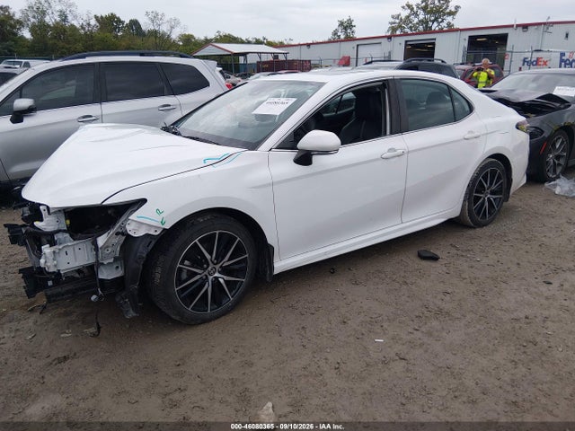 Auction sale of the 2022 Toyota Camry Se Hybrid, vin: 4T1S31AK4NU585263, lot number: 46080365
