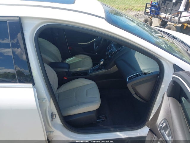 46080427 :رقم المزاد ، 1FADP3J25GL236365 vin ، 2016 Ford Focus Titanium مزاد بيع