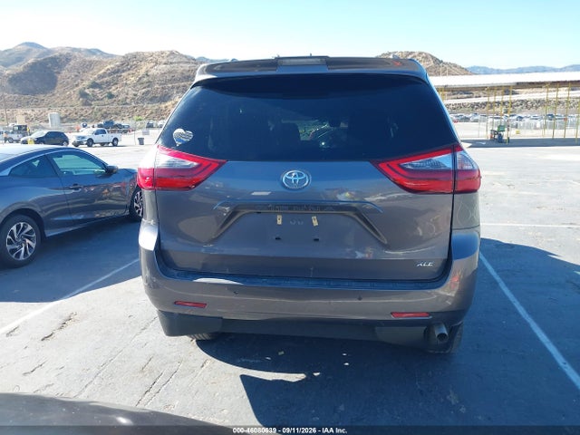 46080639 :رقم المزاد ، 5TDYZ3DC9LS038584 vin ، 2020 Toyota Sienna Xle مزاد بيع