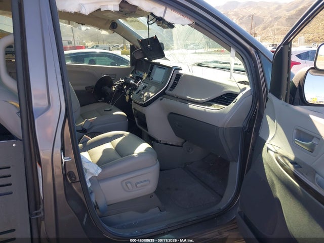 46080639 :رقم المزاد ، 5TDYZ3DC9LS038584 vin ، 2020 Toyota Sienna Xle مزاد بيع