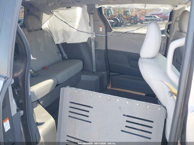 46080639 :رقم المزاد ، 5TDYZ3DC9LS038584 vin ، 2020 Toyota Sienna Xle مزاد بيع