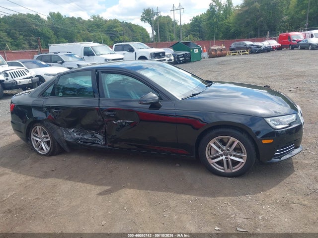 Продажа на аукционе авто 2017 Audi A4 2.0t Premium, vin: WAUANAF44HN015134, номер лота: 46080742