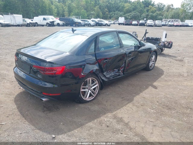 Продажа на аукционе авто 2017 Audi A4 2.0t Premium, vin: WAUANAF44HN015134, номер лота: 46080742