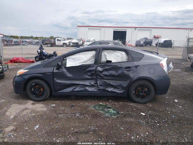 Продажа на аукционе авто 2015 Toyota Prius Two, vin: JTDKN3DU8F1949369, номер лота: 46080808