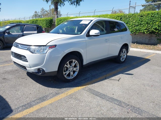 Mitsubishi Outlander Se 2014 JA4AD3A34EZ011583 Image 2