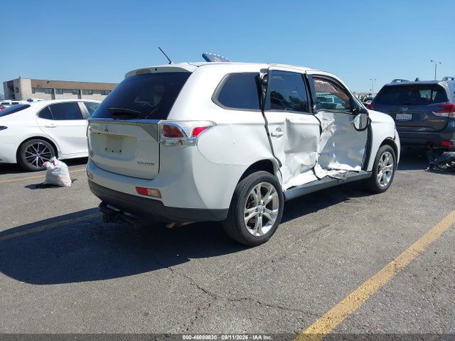 Mitsubishi Outlander Se 2014 JA4AD3A34EZ011583 Image 4