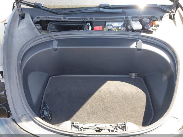 5YJ3E1EB2JF097011 Tesla Model 3 Long Range/performance
