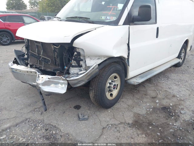 GMC Savana 2500 Work Van 2016 1GTW7AFF5G1901778 Image 17
