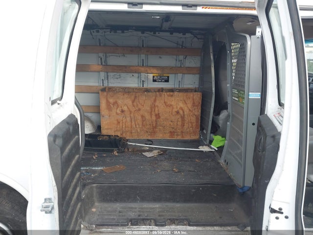 GMC Savana 2500 Work Van 2016 1GTW7AFF5G1901778 Image 8