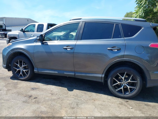 2018 Toyota Rav4 Se მანქანა იყიდება აუქციონზე, vin: JTMNFREV3JD126585, აუქციონის ნომერი: 46080903