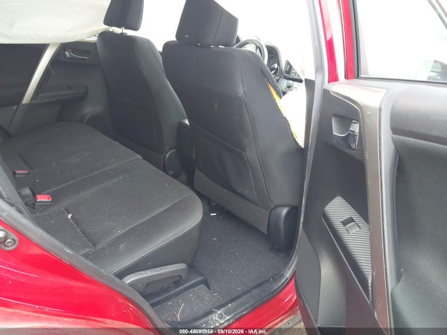 46080958 :رقم المزاد ، JTMRFREV6FJ050614 vin ، 2015 Toyota Rav4 Xle مزاد بيع