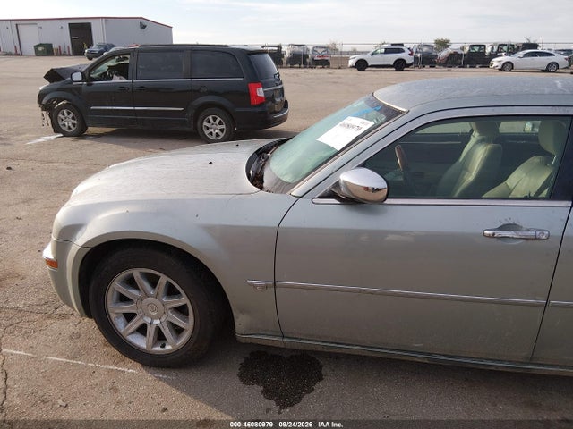 2005 Chrysler 300c მანქანა იყიდება აუქციონზე, vin: 2C3JA63H05H585661, აუქციონის ნომერი: 46080979