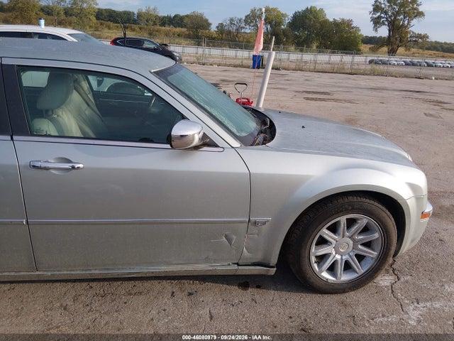 2005 Chrysler 300c მანქანა იყიდება აუქციონზე, vin: 2C3JA63H05H585661, აუქციონის ნომერი: 46080979