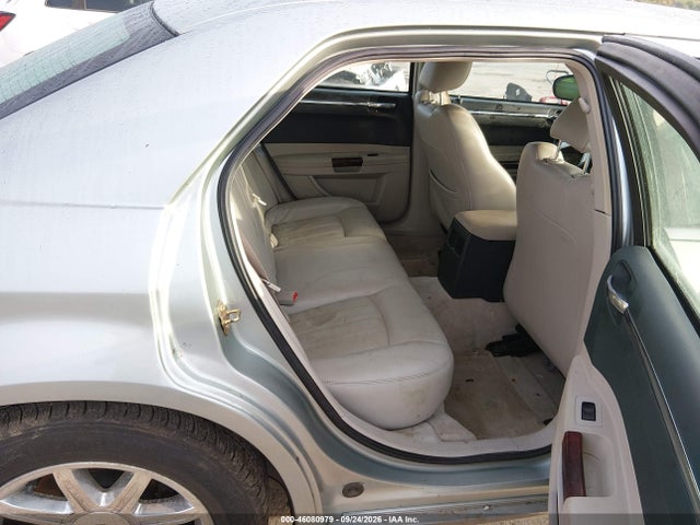 2005 Chrysler 300c მანქანა იყიდება აუქციონზე, vin: 2C3JA63H05H585661, აუქციონის ნომერი: 46080979