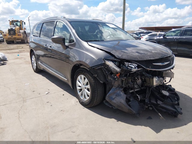 2018 Chrysler Pacifica Touring L მანქანა იყიდება აუქციონზე, vin: 2C4RC1BG2JR246151, აუქციონის ნომერი: 46081002