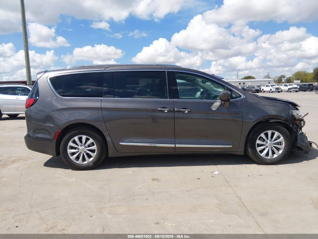 Продаж на аукціоні авто 2018 Chrysler Pacifica Touring L, vin: 2C4RC1BG2JR246151, номер лоту: 46081002