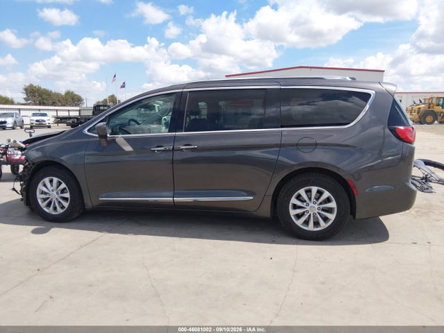 Продаж на аукціоні авто 2018 Chrysler Pacifica Touring L, vin: 2C4RC1BG2JR246151, номер лоту: 46081002