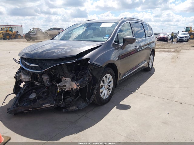 Продаж на аукціоні авто 2018 Chrysler Pacifica Touring L, vin: 2C4RC1BG2JR246151, номер лоту: 46081002