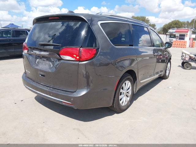 Продаж на аукціоні авто 2018 Chrysler Pacifica Touring L, vin: 2C4RC1BG2JR246151, номер лоту: 46081002