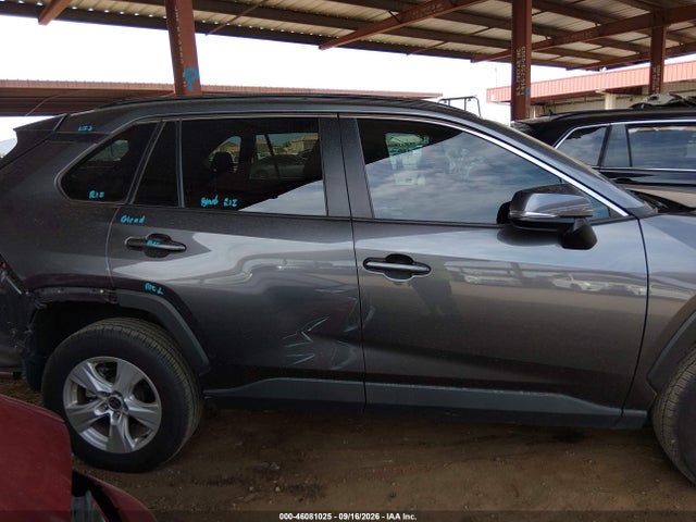 2021 Toyota Rav4 Xle მანქანა იყიდება აუქციონზე, vin: 2T3W1RFV8MC147202, აუქციონის ნომერი: 46081025