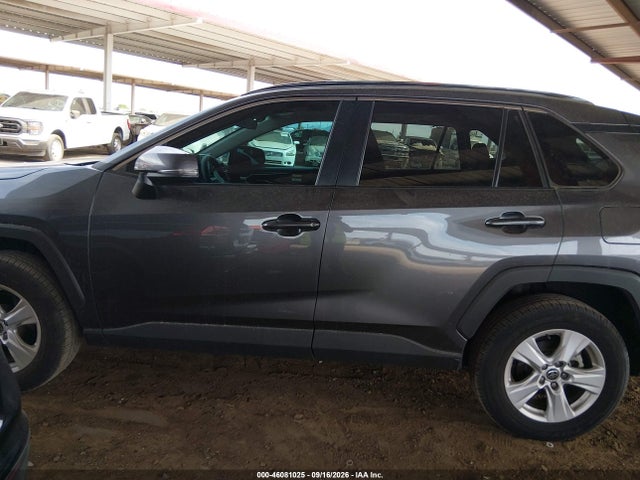 2021 Toyota Rav4 Xle მანქანა იყიდება აუქციონზე, vin: 2T3W1RFV8MC147202, აუქციონის ნომერი: 46081025