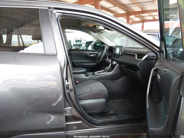 2021 Toyota Rav4 Xle მანქანა იყიდება აუქციონზე, vin: 2T3W1RFV8MC147202, აუქციონის ნომერი: 46081025