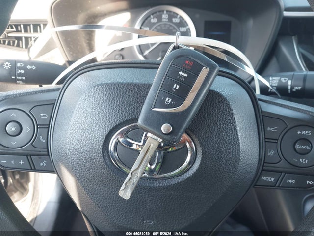 46081059 :رقم المزاد ، 5YFEPMAE8MP234420 vin ، 2021 Toyota Corolla Le مزاد بيع