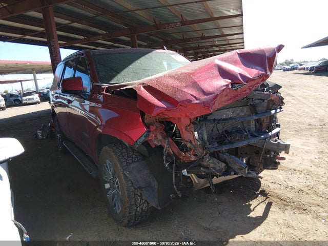 46081060 :رقم المزاد ، 1GNSKPKD5NR335745 vin ، 2022 Chevrolet Tahoe 4wd Z71 مزاد بيع