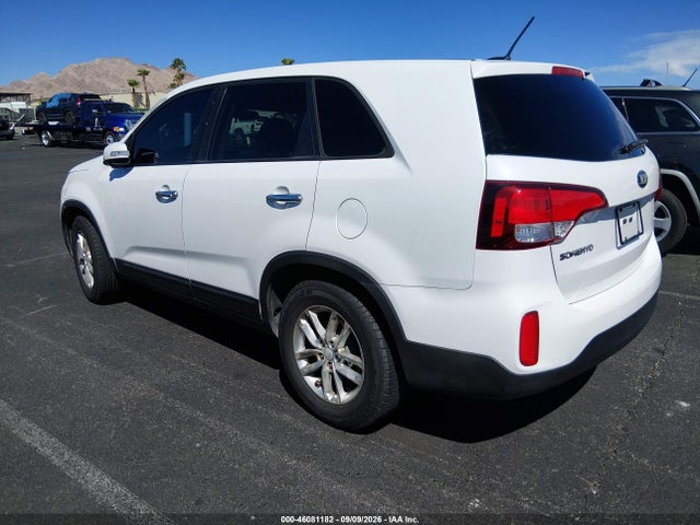 KIA SORENTO LX 2015 5XYKT3A69FG626976 Image 3