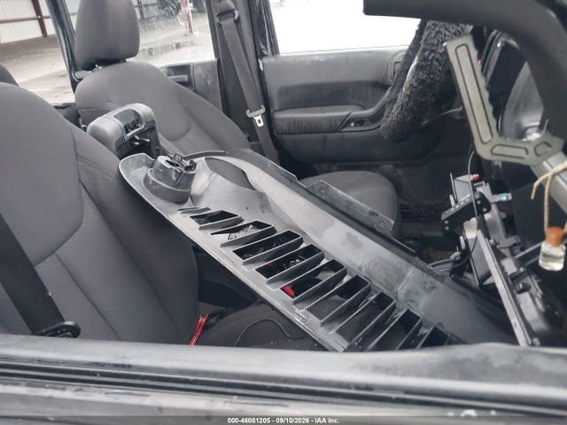 Продажа на аукционе авто 2015 Jeep Wrangler Unlimited Sport, vin: 1C4BJWDG2FL696626, номер лота: 46081205