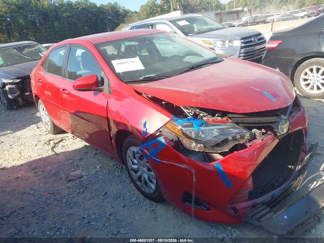 46081207 :رقم المزاد ، 5YFBURHE0JP825836 vin ، 2018 Toyota Corolla Le مزاد بيع