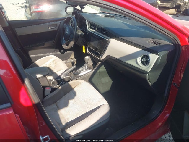 46081207 :رقم المزاد ، 5YFBURHE0JP825836 vin ، 2018 Toyota Corolla Le مزاد بيع