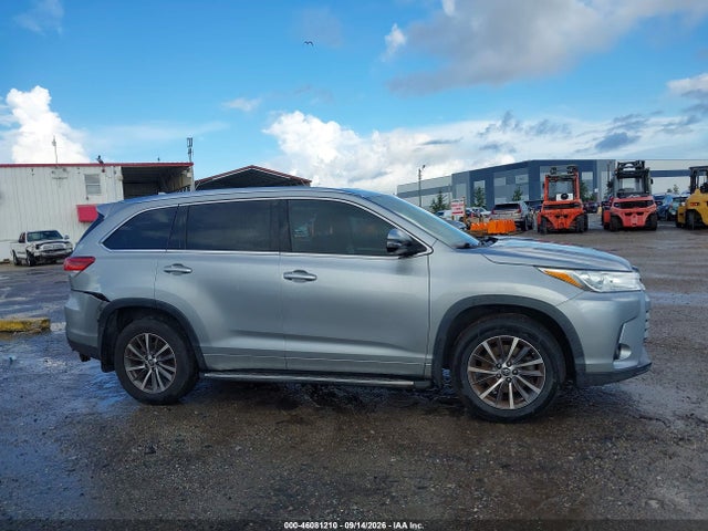 Продажа на аукционе авто 2018 Toyota Highlander Xle, vin: 5TDKZRFH8JS549511, номер лота: 46081210