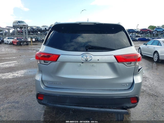 Продажа на аукционе авто 2018 Toyota Highlander Xle, vin: 5TDKZRFH8JS549511, номер лота: 46081210