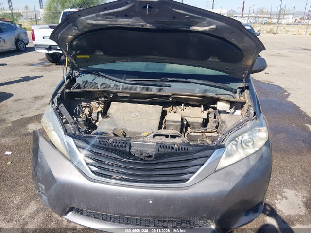 46081239 :رقم المزاد ، 5TDKK3DC8ES457443 vin ، 2014 Toyota Sienna Le V6 8 Passenger مزاد بيع
