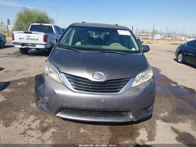 46081239 :رقم المزاد ، 5TDKK3DC8ES457443 vin ، 2014 Toyota Sienna Le V6 8 Passenger مزاد بيع