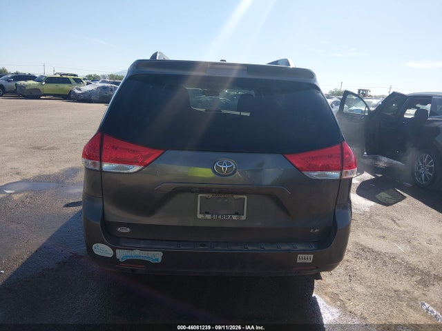 46081239 :رقم المزاد ، 5TDKK3DC8ES457443 vin ، 2014 Toyota Sienna Le V6 8 Passenger مزاد بيع