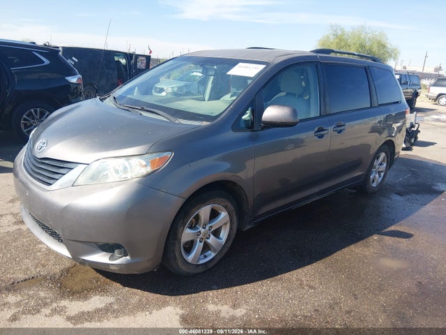 46081239 :رقم المزاد ، 5TDKK3DC8ES457443 vin ، 2014 Toyota Sienna Le V6 8 Passenger مزاد بيع