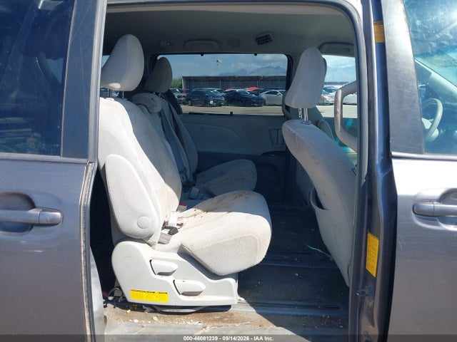 46081239 :رقم المزاد ، 5TDKK3DC8ES457443 vin ، 2014 Toyota Sienna Le V6 8 Passenger مزاد بيع