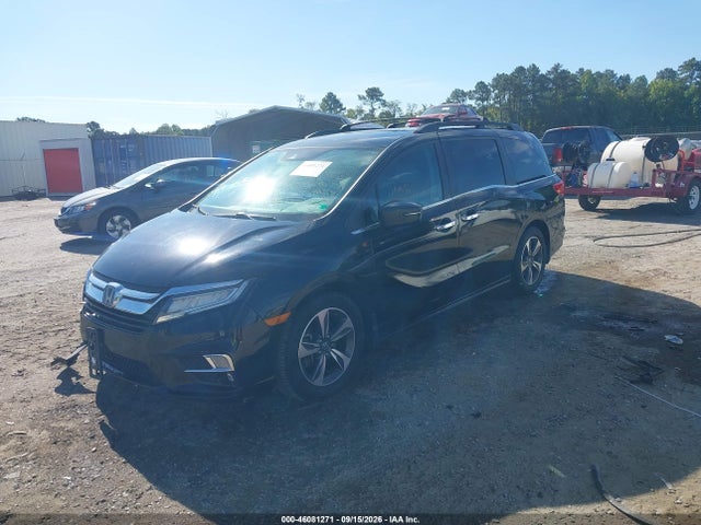 Honda Odyssey Touring 2018 5FNRL6H83JB066363 Image 2
