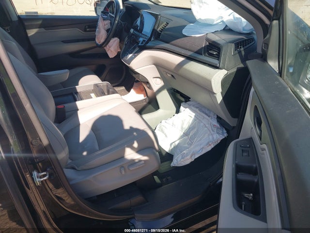 Honda Odyssey Touring 2018 5FNRL6H83JB066363 Image 5